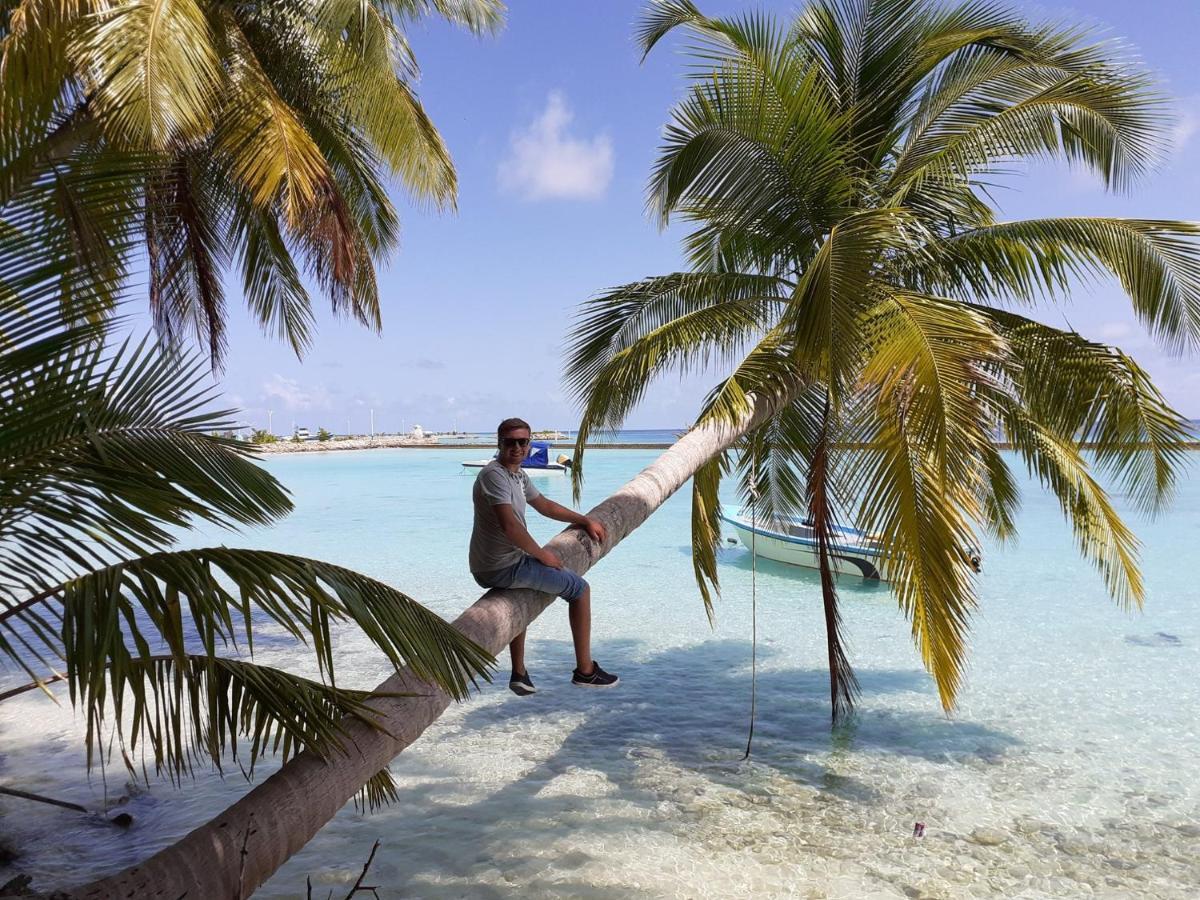 Island Life Maldives Retreat & Spa Magoodhoo Екстер'єр фото