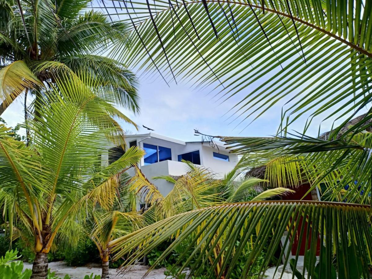 Island Life Maldives Retreat & Spa Magoodhoo Екстер'єр фото