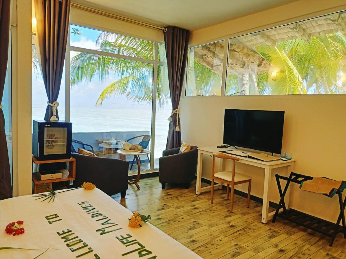 Island Life Maldives Retreat & Spa Magoodhoo Екстер'єр фото