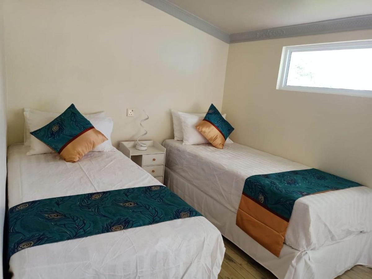 Island Life Maldives Retreat & Spa Magoodhoo Екстер'єр фото