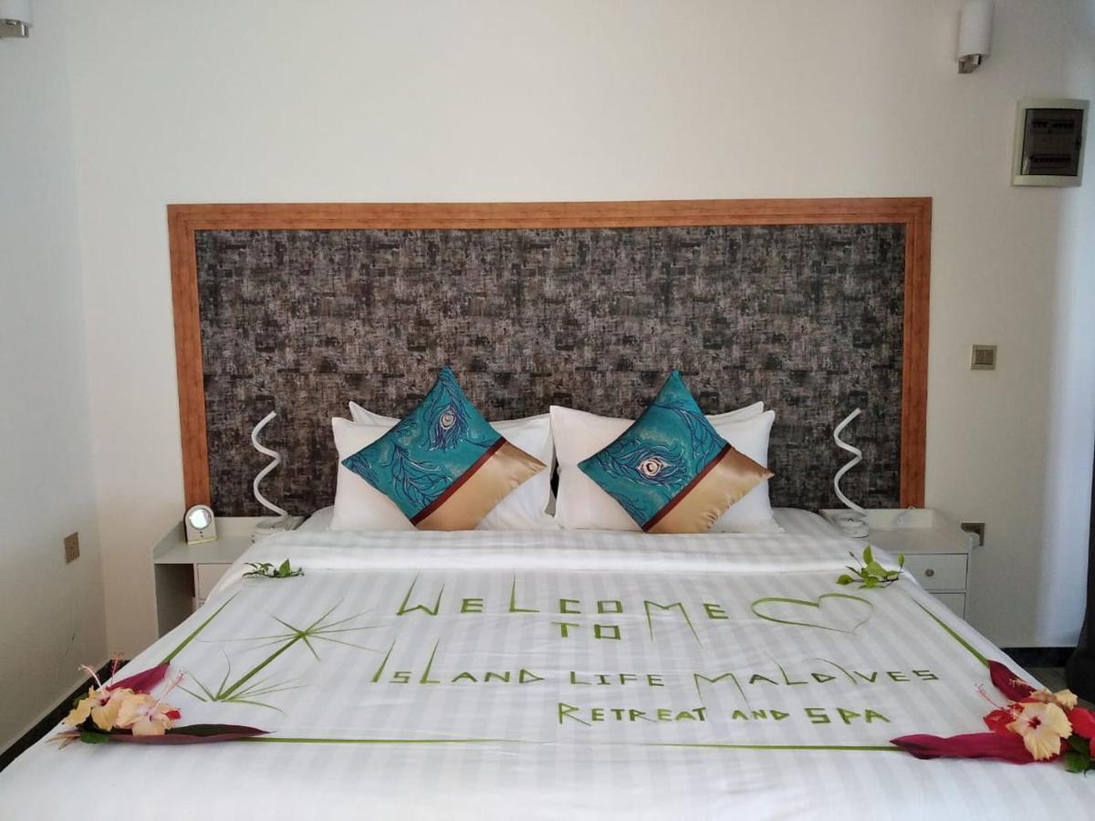 Island Life Maldives Retreat & Spa Magoodhoo Екстер'єр фото